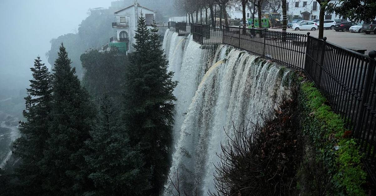 Storm Leonardo slams Spain and Portugal, leaving one dead and girl missing