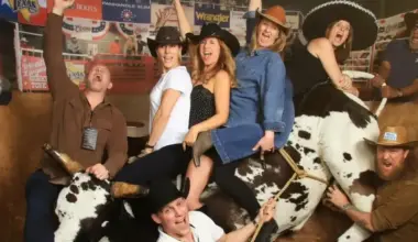 Zara and Mike Tindall spotted in new US state after leaving California