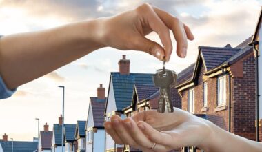 Mortgage rates fall to near three-year low as gap with Eurozone narrows