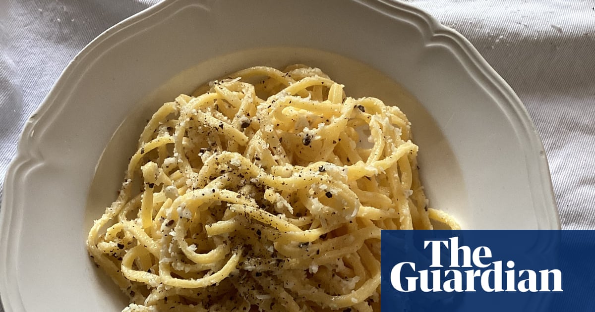 Rachel Roddy’s recipe for cacio e pepe, the old-fashioned way | Food