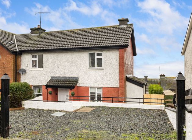 See inside three-bedroom Wicklow home with sea views on market for just €250,000