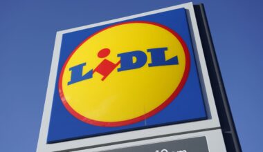 ‘Dehydrated’ Lidl worker sacked for drinking 17p bottle of water
