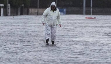 Minister says flood relief plans should not need to be cut due to science centre