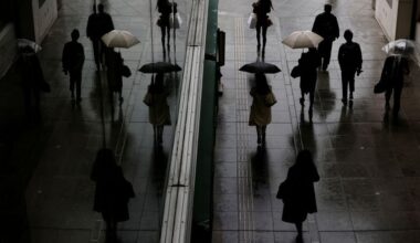 Image for GRAPHIC- Europe's earnings gain pace while lofty valuations cap rewards