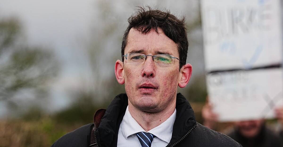 Enoch Burke removed from court by gardaí