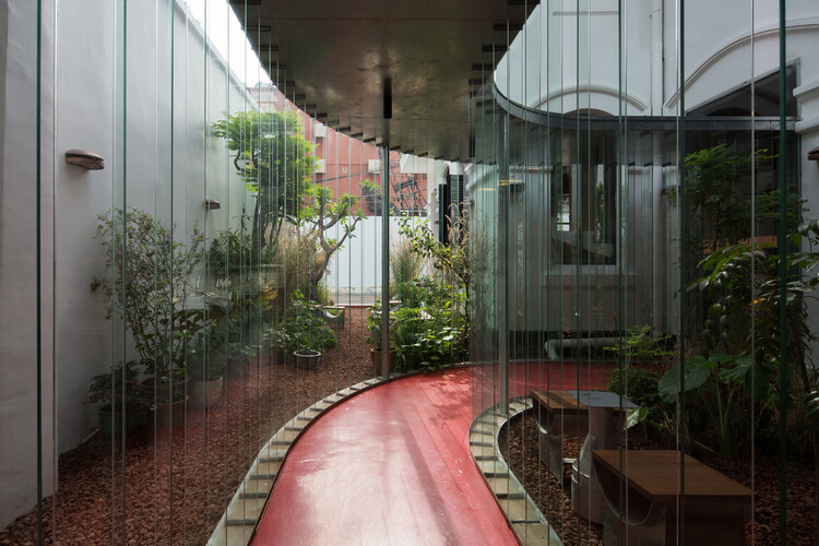 Everyday Heritage: 10 Vietnamese Coffee Shops Reviving Small-Scale Traditional Buildings - Image 5 of 29