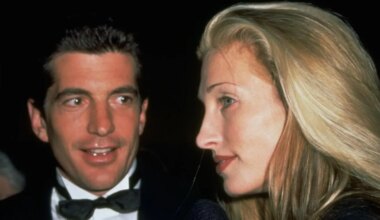 Carolyn Bessette Kennedy’s Diamond And Sapphire Engagement Ring Was Inspired By Jacqueline Kennedy Onassis