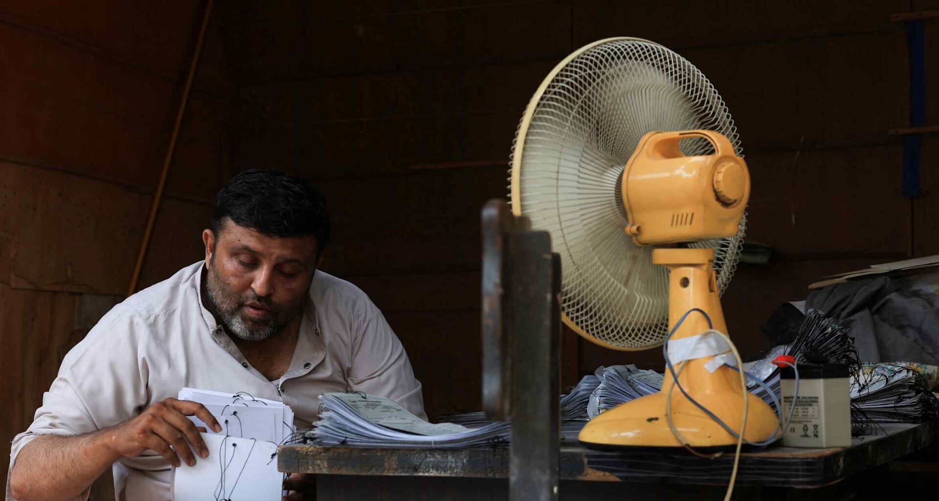 Pakistani loss-making SOEs drain government funds, report says