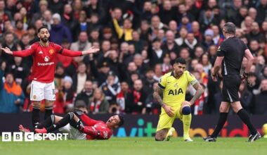 Man Utd 2-0 Tottenham: Spurs skipper Cristian Romero sent off as hosts make it four wins in row