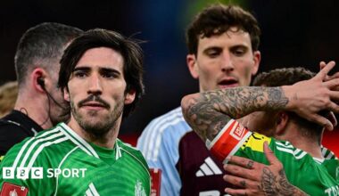 Newcastle complain to referee Chris Kavanagh