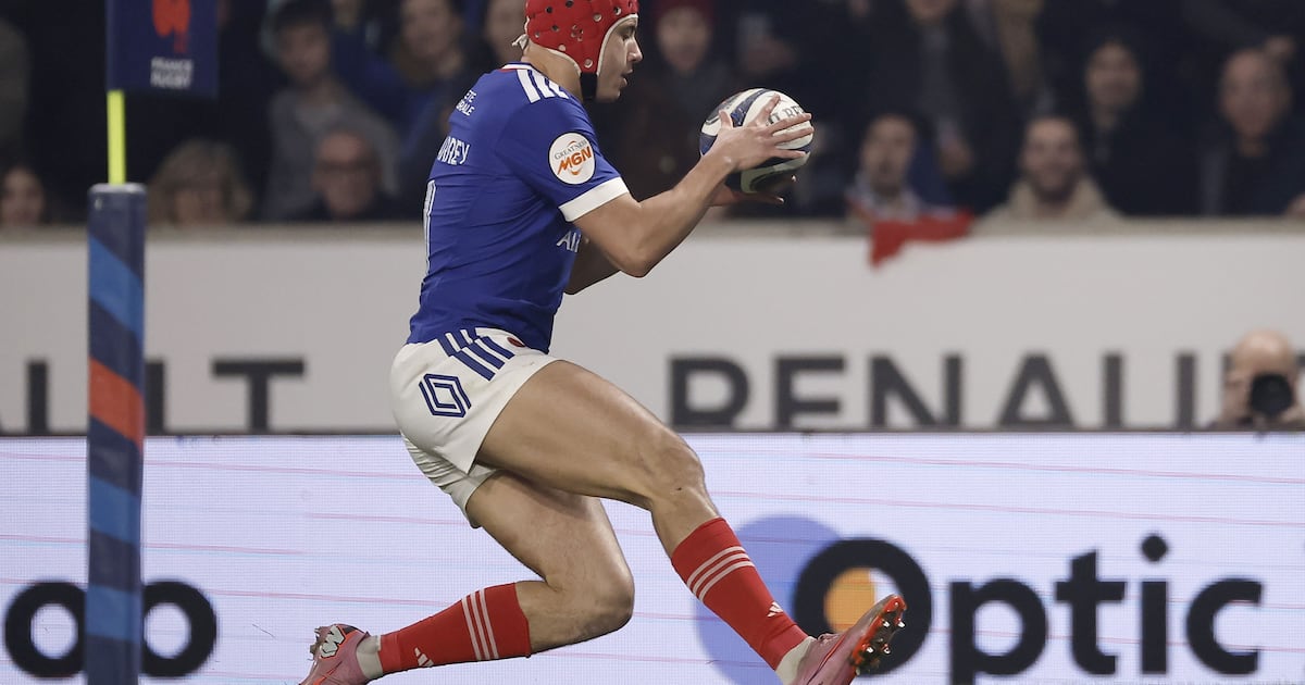 France pull clear in pursuit of Six Nations title with victory against Italy – The Irish Times