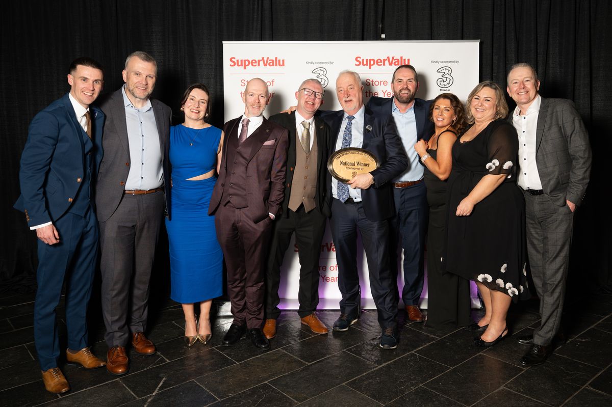 The Ryan's SuperValu team - Eoin Lyons, Luke Hanlon; Managing Director, SuperValu, Ciara O’Regan, Derek Hackett, Kevin Morgan, Liam Ryan, Jason O’Callaghan, Janice Tynan, Dawn Kelly, Dan Curtin – Sales Director, SuperValu