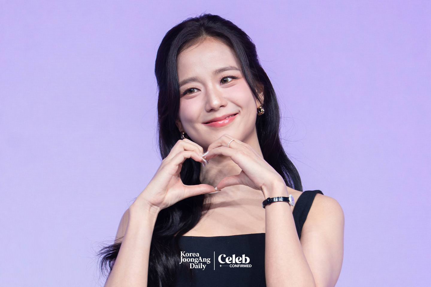 Blackpink’s Jisoo poses for a photo during a press conference for the Netflix original series “Boyfriend on Demand” at the JW Marriott Dongdaemun Square Seoul in central Seoul on Feb. 26. [DANIELA GONZALEZ PEREZ]