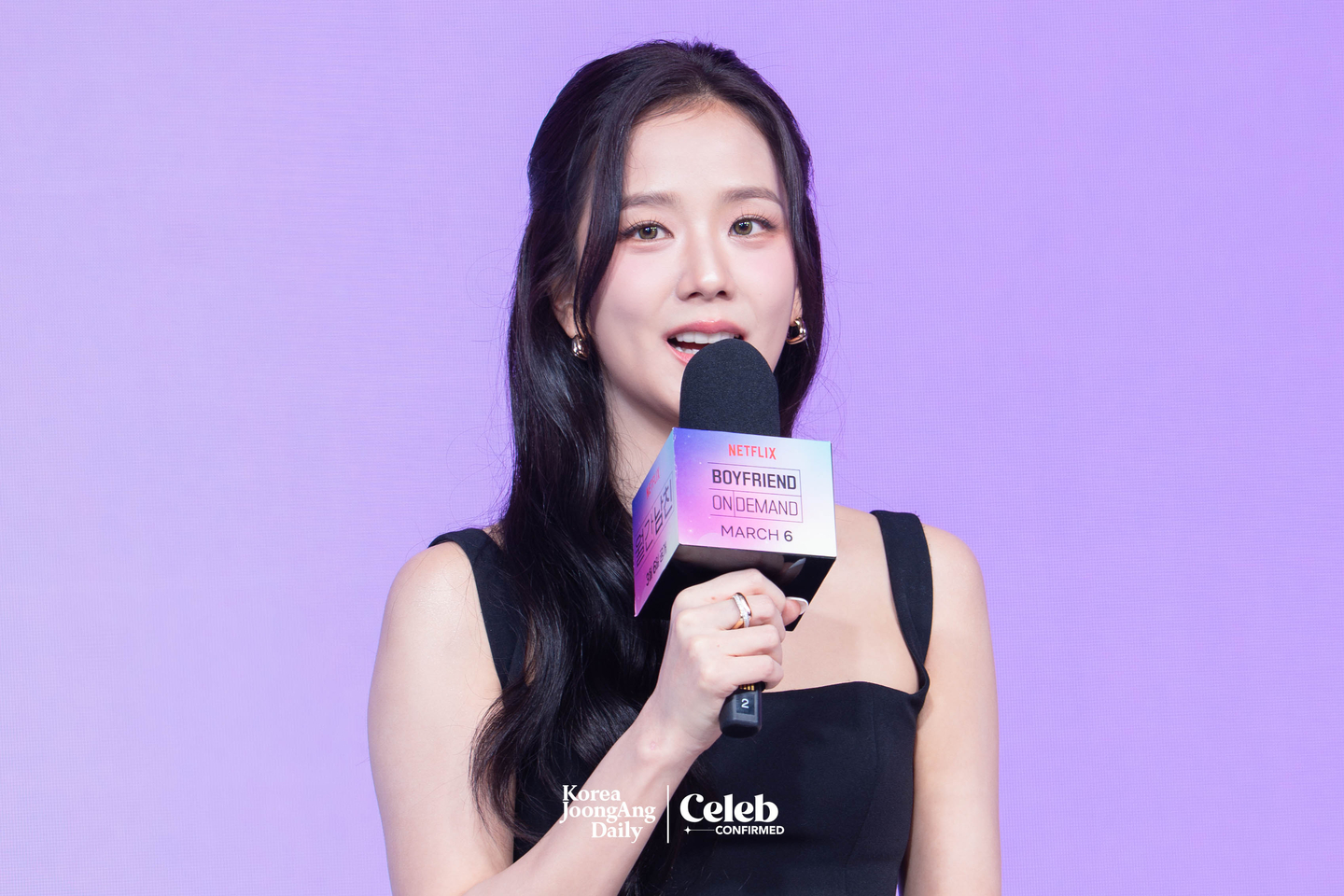 Actor Jisoo answers questions during a press conference for the Netflix original series “Boyfriend on Demand” at the JW Marriott Dongdaemun Square Seoul in central Seoul on Feb. 26. [DANIELA GONZALEZ PEREZ]