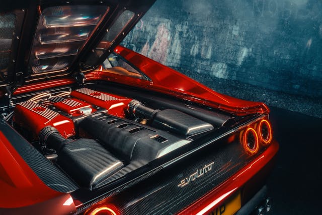 Evoluto Automobili Ferrari F355 engine