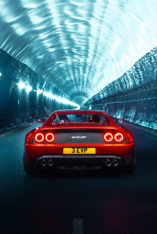 Evoluto Automobili Ferrari F355 tunnel run 4