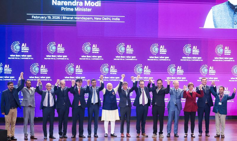 Modi's AI unity pose turns awkward for Altman and Amodei