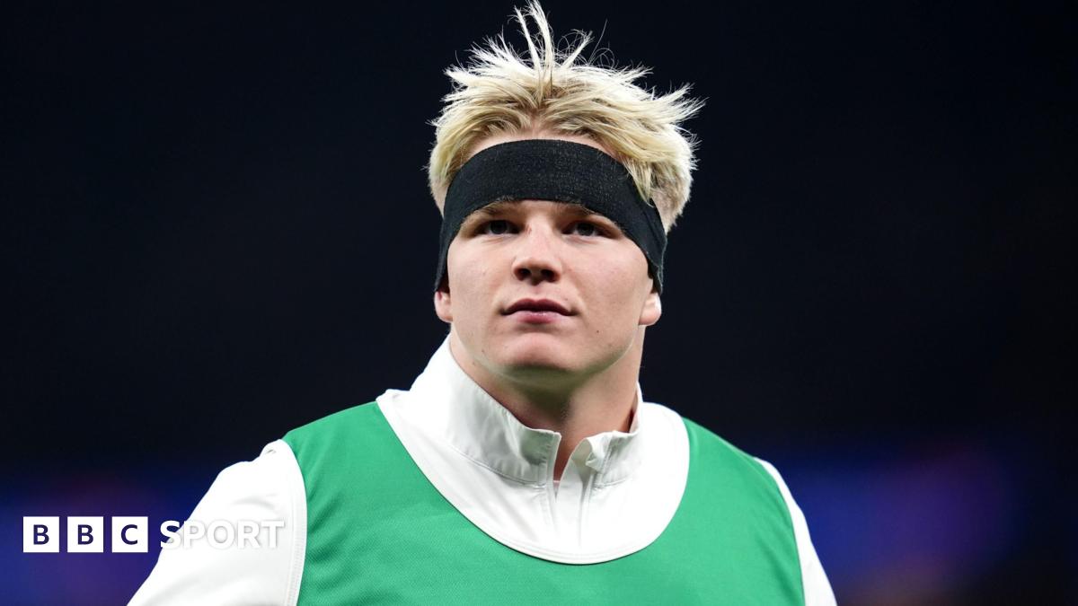 Henry Pollock runs with the ball