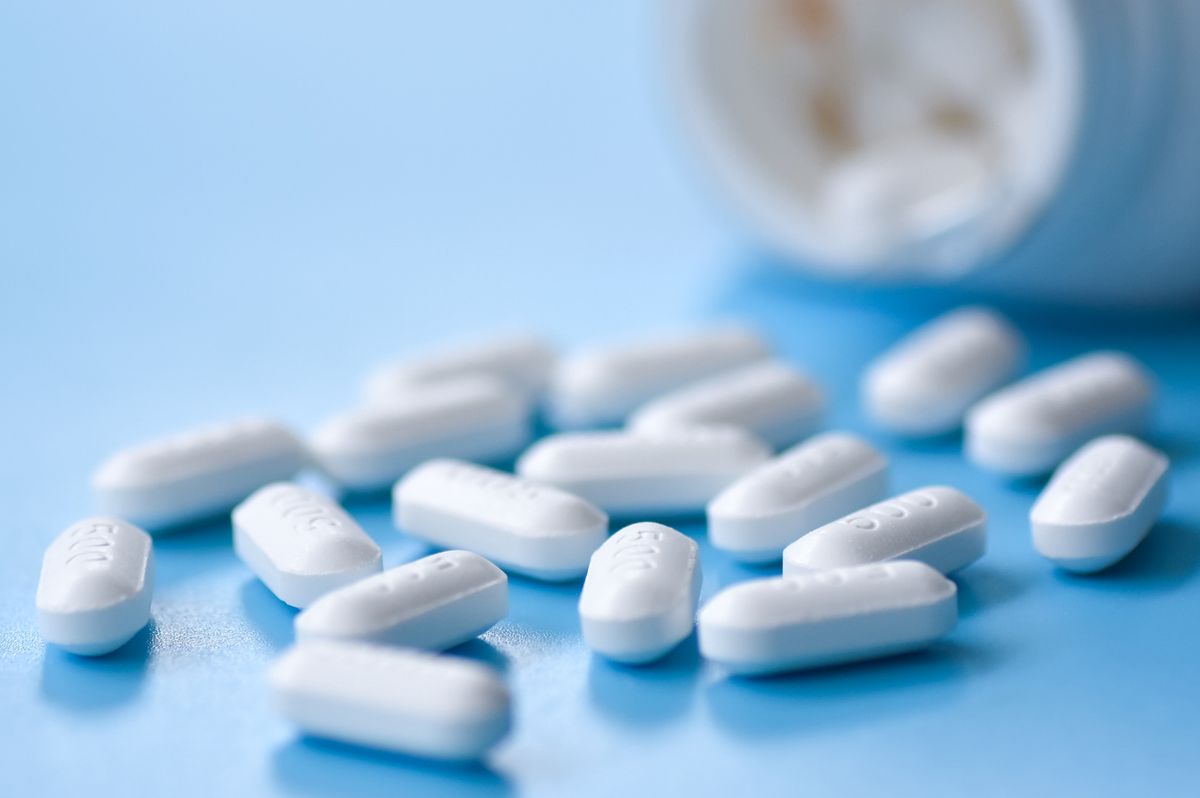 Medicine, paracetamol,white pills