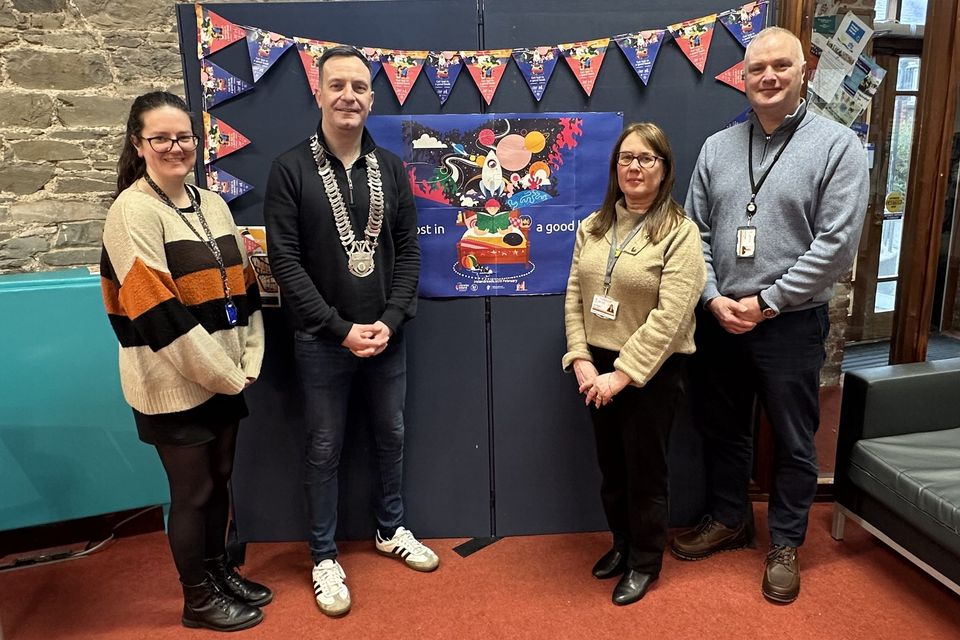 Cllr Seán Kelly, Cathaoirleach of Louth County Council photographed with Louth Library Service Staff at the launch of Ireland’s Reads Day at Dundalk Library.