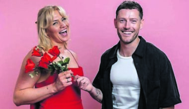 Cork singleton Richie woos Dublin pole dancer