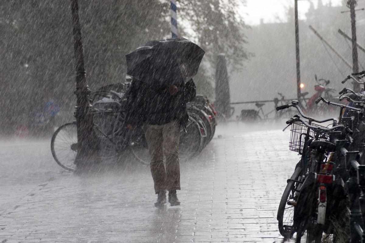 Met Éireann is warning of heavy rain and very strong winds over the next 48 hours as Storm Darragh is set to hit Ireland on Friday