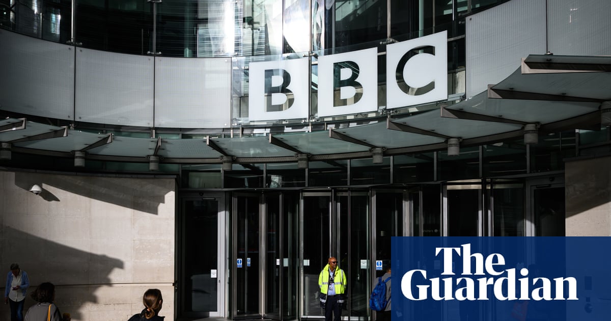 BBC to pursue cuts of up to £600m as bosses point to fall in licence fee income | BBC
