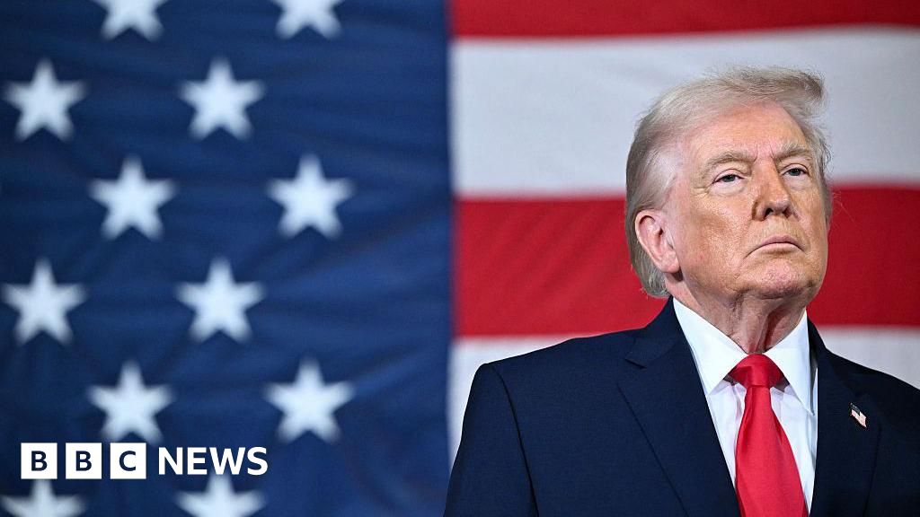 Trump tariffs: Irish exports to US soared in 2025 - BBC