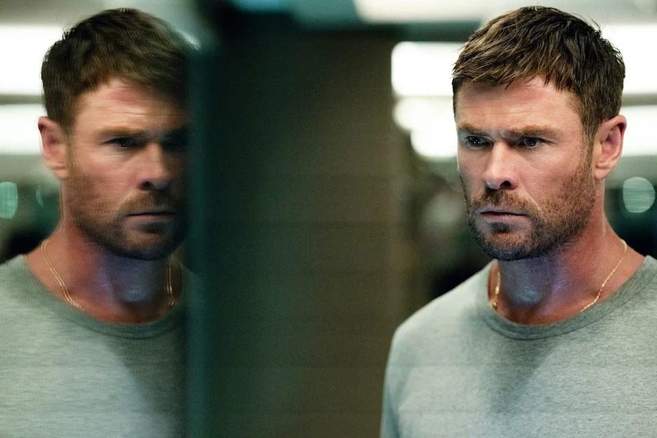 Chris Hemsworth in 'Crime 101' Dean Rogers