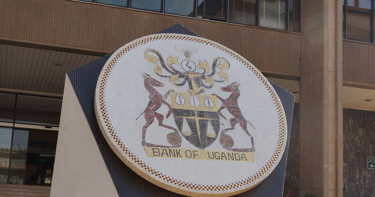 Uganda’s central bank holds its key interest rate at 9.75% as inflation stays below target, while growth is supported by public investment and oil-related projects.