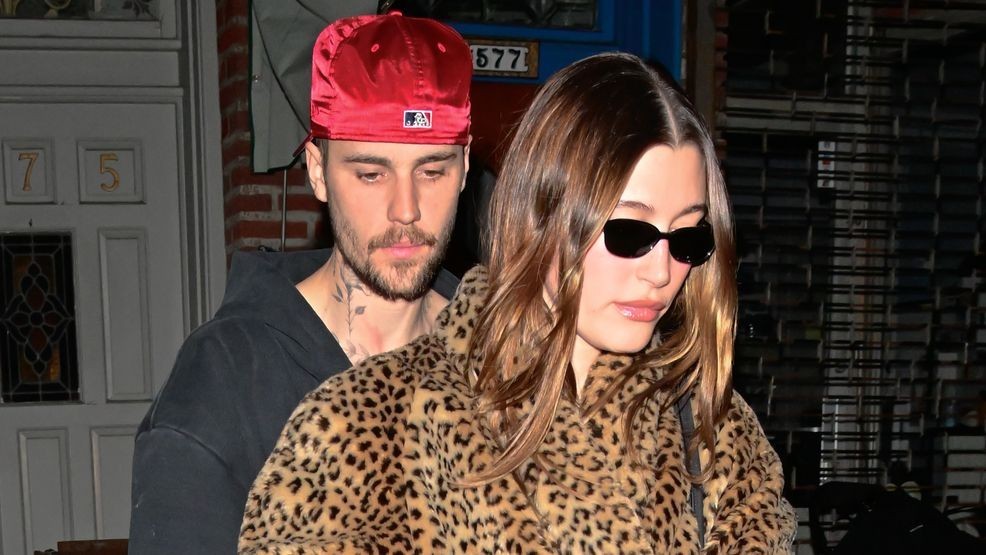 NEW YORK, NEW YORK - FEBRUARY 06: Justin Bieber and Hailey Bieber are seen leaving Lucali Pizza in Brooklyn on February 06, 2025 in New York City. (Photo by Raymond Hall/GC Images)