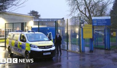 Kingsbury School: Terror police lead student stabbings inquiry - BBC