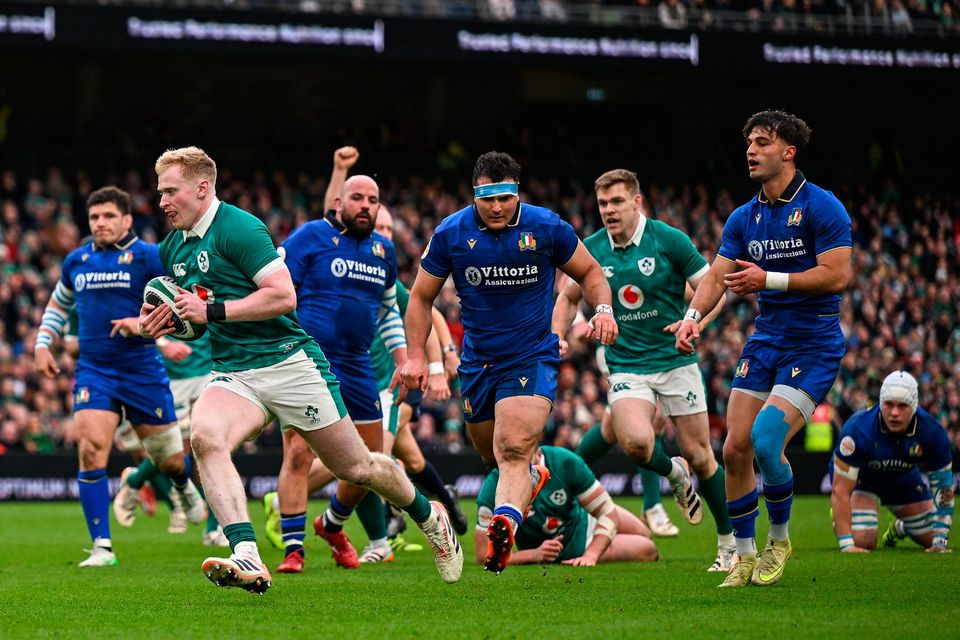 Ireland's Jamie Osborne on his way to scoring his side's first try during the Six Nations victory over Italy at the Aviva Stadium. Photo: Brendan Moran/Sportsfile