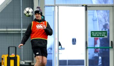 Sexton says Crowley and Prendergast should focus on rugby, not social media – The Irish Times