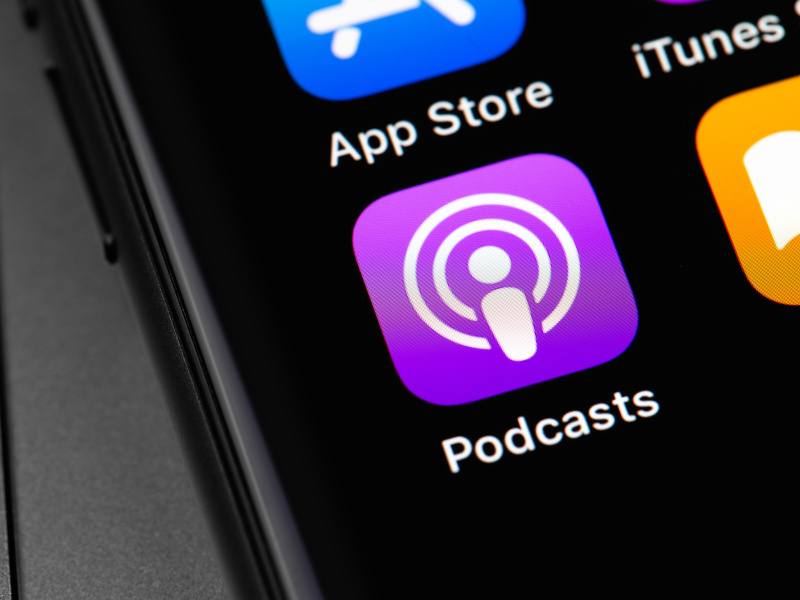Apple takes aim at YouTube, Spotify, launches video podcasting