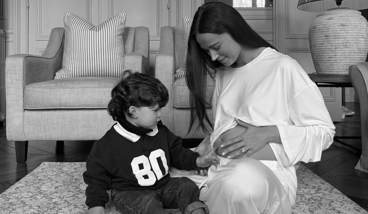 Robyn flanagan reveals pregnancy