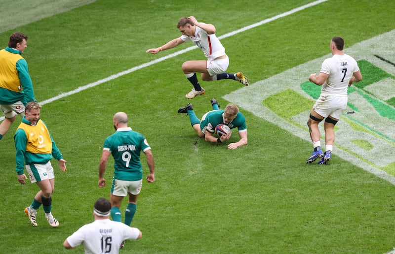 Tommy O'Brien scores Ireland's third try. Photograph: Ben Brady/Inpho