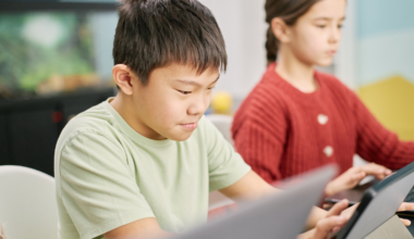 Google Classroom launches AI-suggested feedback with Gemini