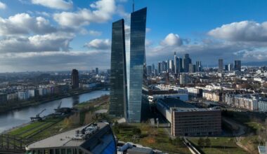 ECB keeps rates unchanged despite stronger euro – The Irish Times