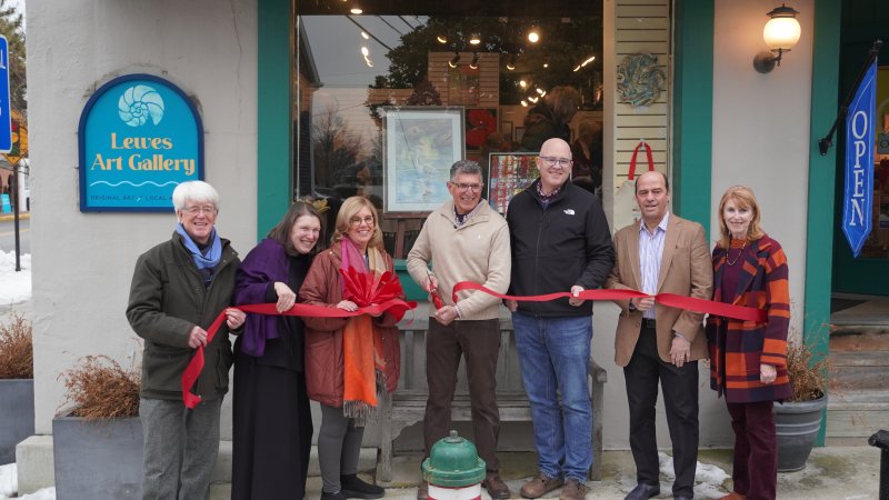 Lewes Art Gallery opens with ribbon cutting