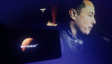 Eric Schmidt Says 'We're Running Out Of Electricity,' Urges Space Data Centers — SpaceX CEO Elon Musk Quips: 'If Only There Were A Company' - Amazon.com (NASDAQ:AMZN), Tesla (NASDAQ:TSLA)