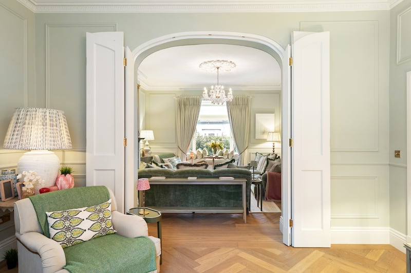 Arch between reception rooms