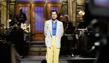 Harry Styles Set to Host and Play SNL