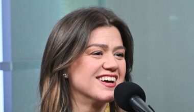 Kelly Clarkson Says Leaving Her Show For Her Kids Was an "Easy Decision"