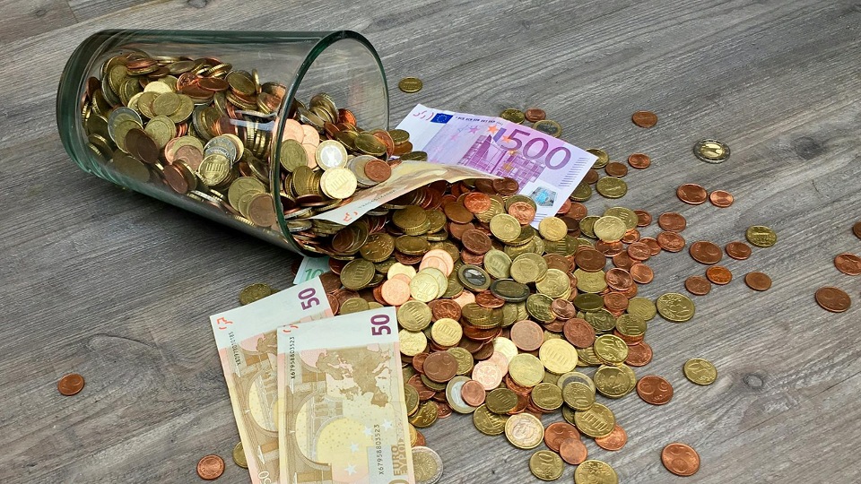 300,000 households in electricity arrears