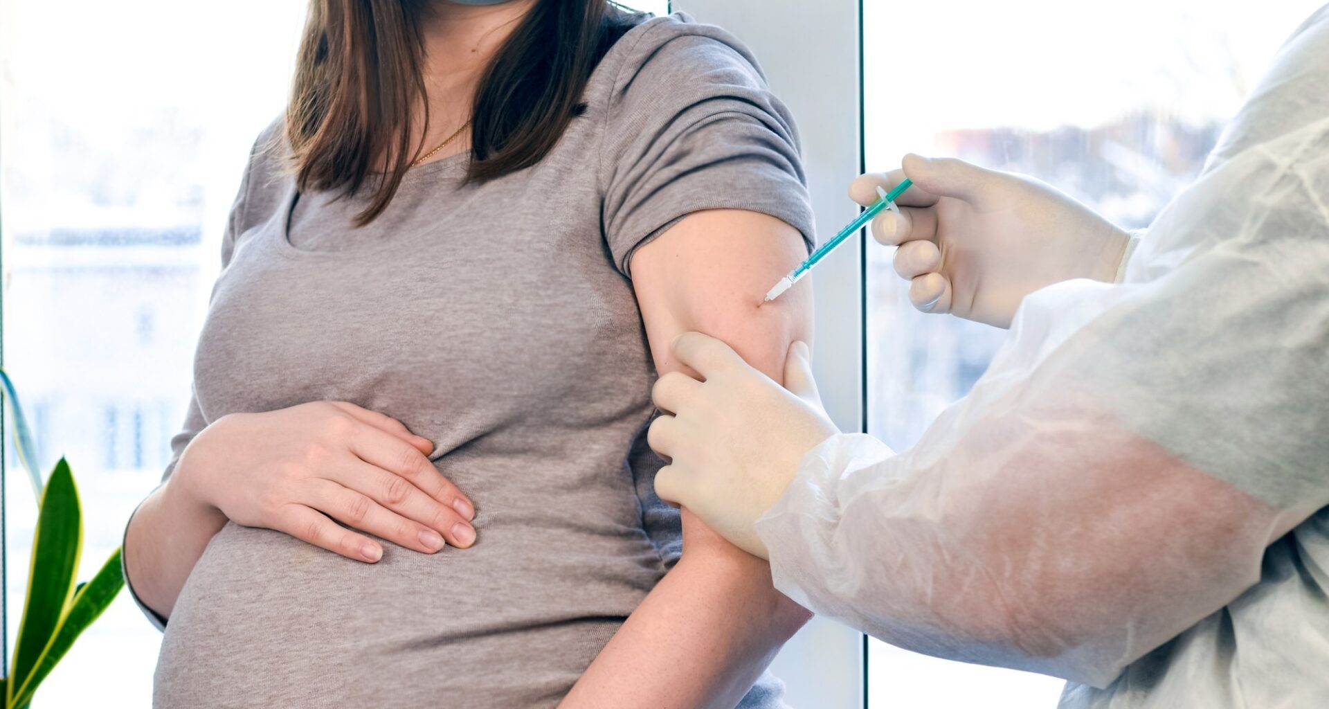 Study: COVID-19 vaccination carries no association with childbirth rates in Sweden. Image Credit: Marina Demidiuk / Shutterstock
