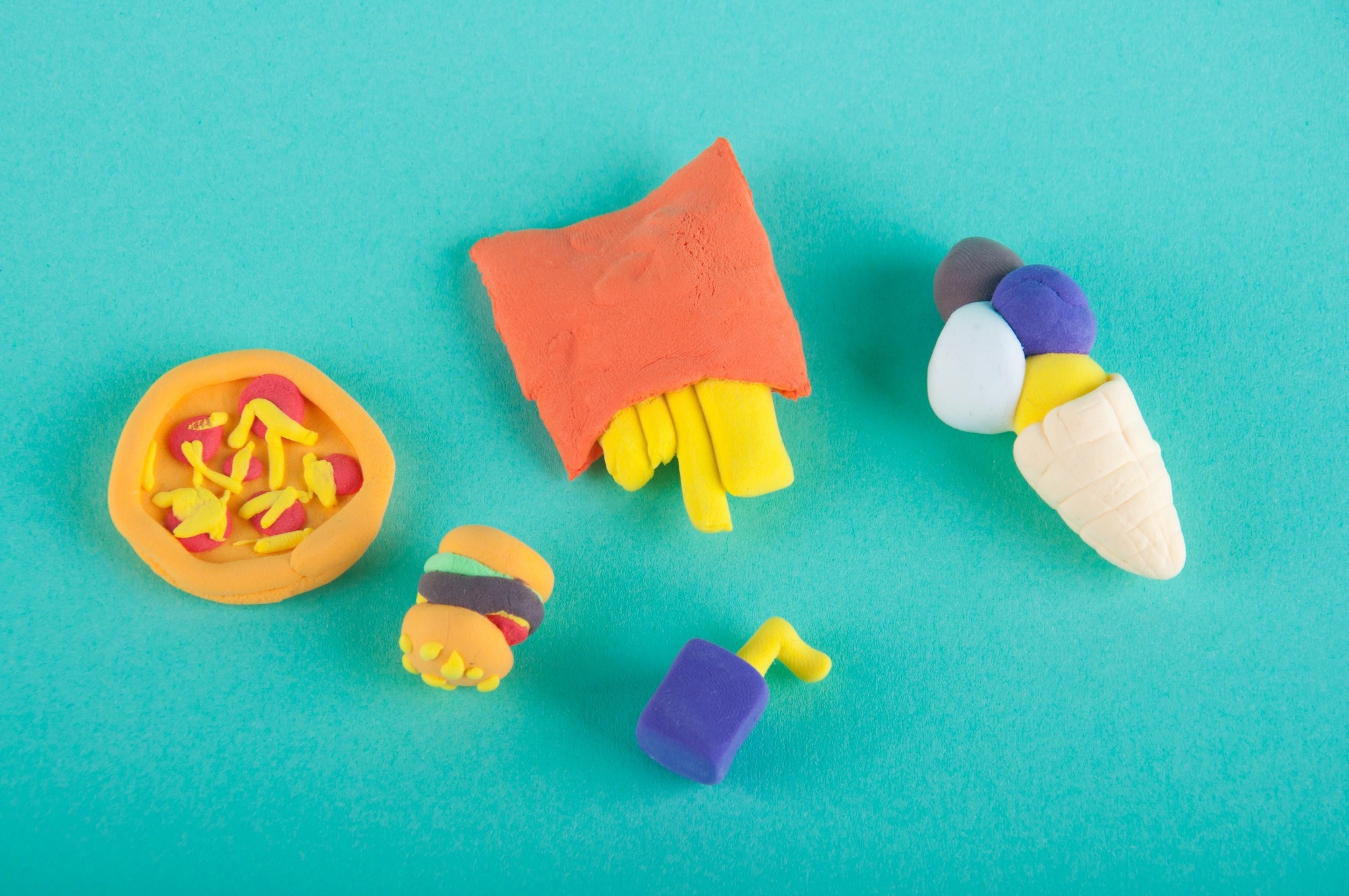 Study: Higher consumption of ultra-processed foods is associated with disordered eating symptoms and low-quality diet in adults with obesity. Image Credit: Inna Tarnavska / Shutterstock