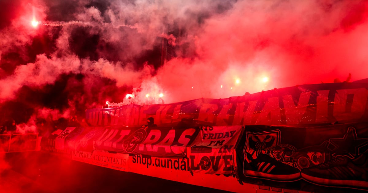 Drogheda United hit with away supporter ban and €15,000 fine following Oriel Park flare damage – The Irish Times