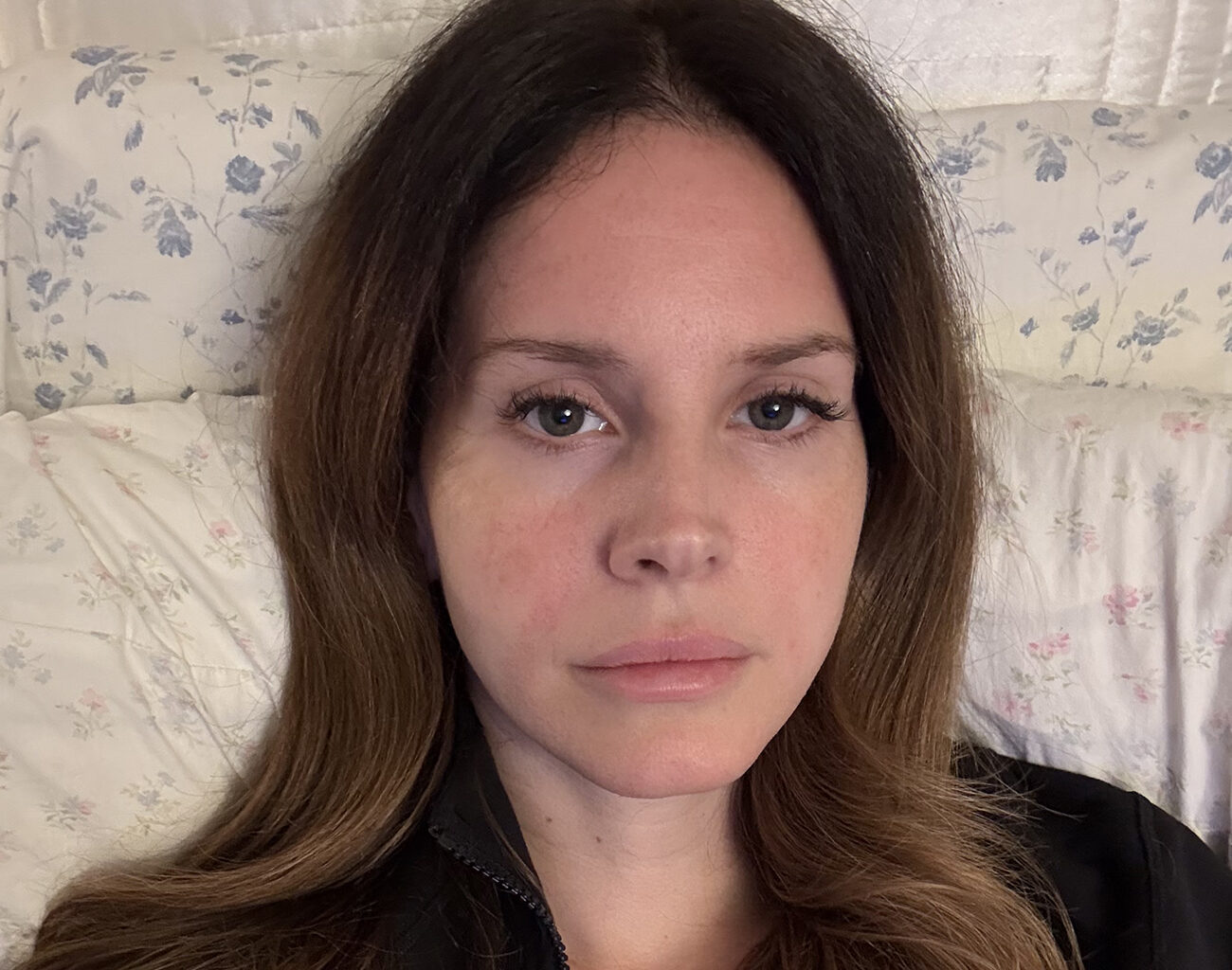 LANA DEL REY RELEASES NEW SINGLE ‘WHITE FEATHER HAWK TAIL DEER HUNTER’