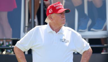 Taoiseach gave Trump personalised golf set during last year’s St Patrick’s Day visit – The Irish Times